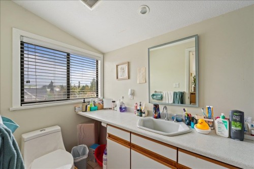 1375 18Th Avenue E, Vancouver, BC 