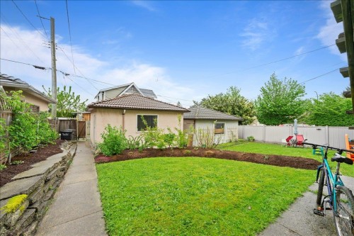 1375 18Th Avenue E, Vancouver, BC 