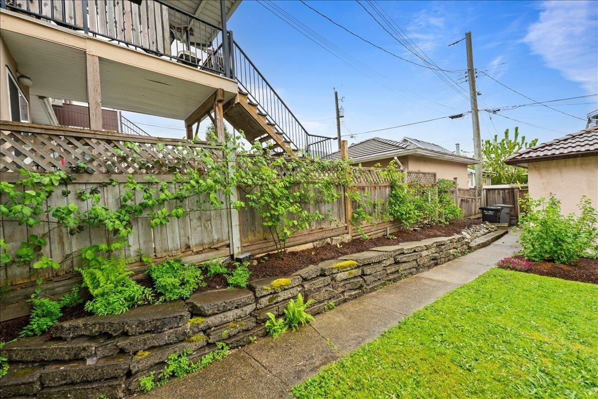 1375 18Th Avenue E, Vancouver, BC