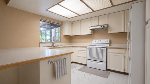 7700 Schaefer Avenue, Richmond, BC 