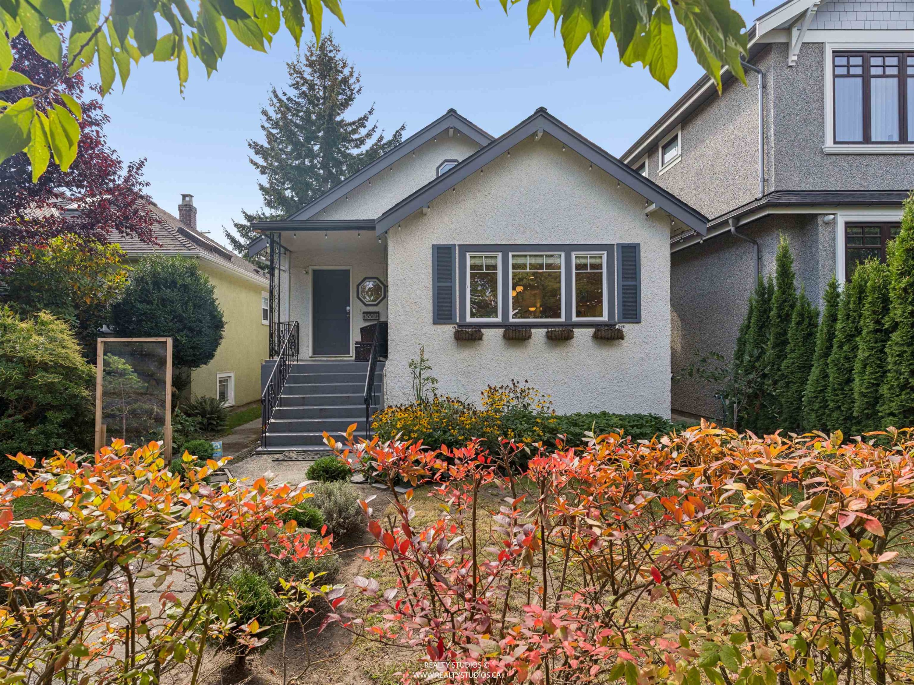 558 19Th Avenue W, Vancouver, BC