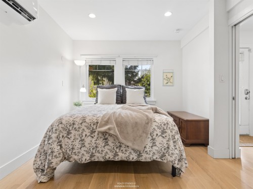 558 19Th Avenue W, Vancouver, BC 