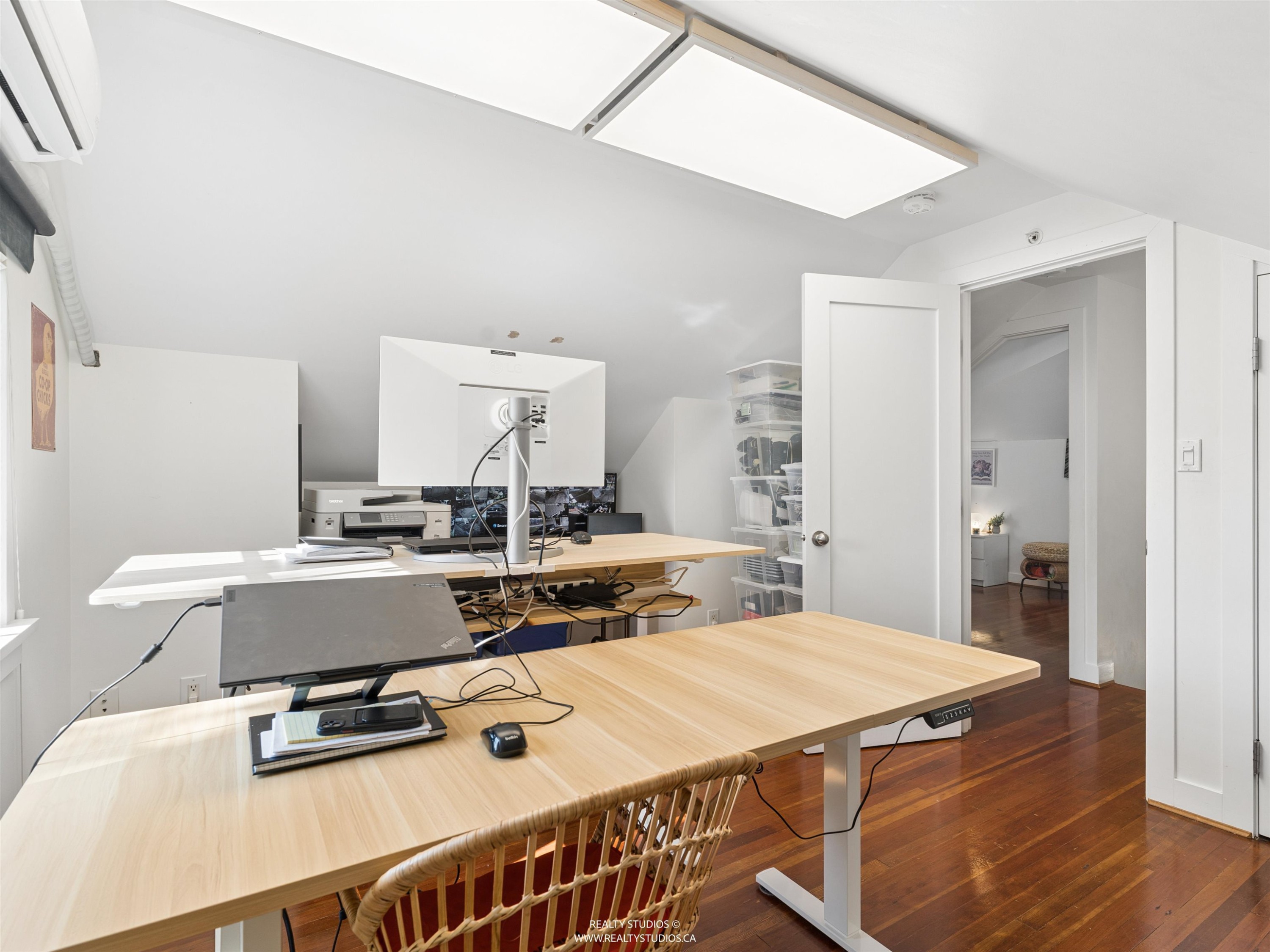 558 19Th Avenue W, Vancouver, BC