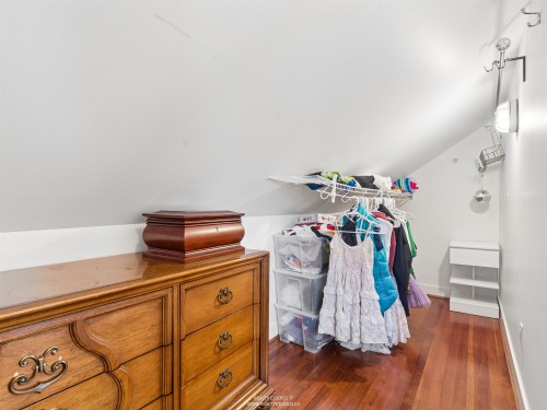 558 19Th Avenue W, Vancouver, BC 
