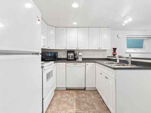 558 19Th Avenue W, Vancouver, BC 