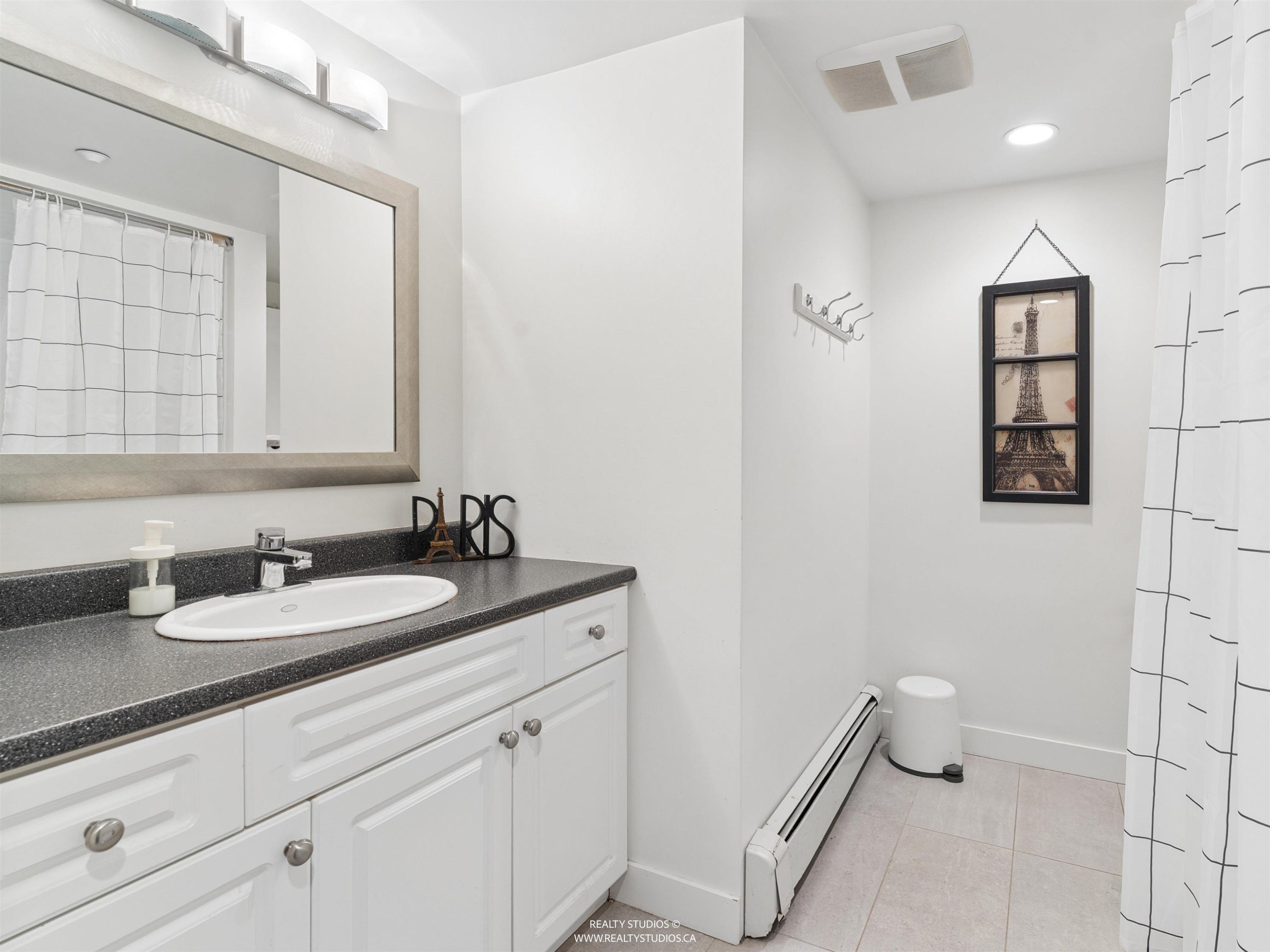 558 19Th Avenue W, Vancouver, BC