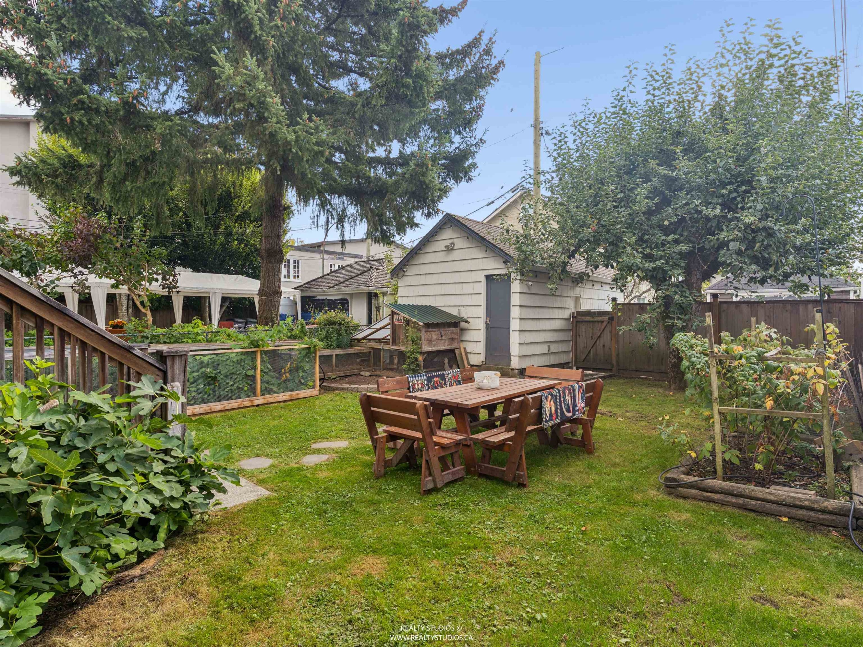 558 19Th Avenue W, Vancouver, BC