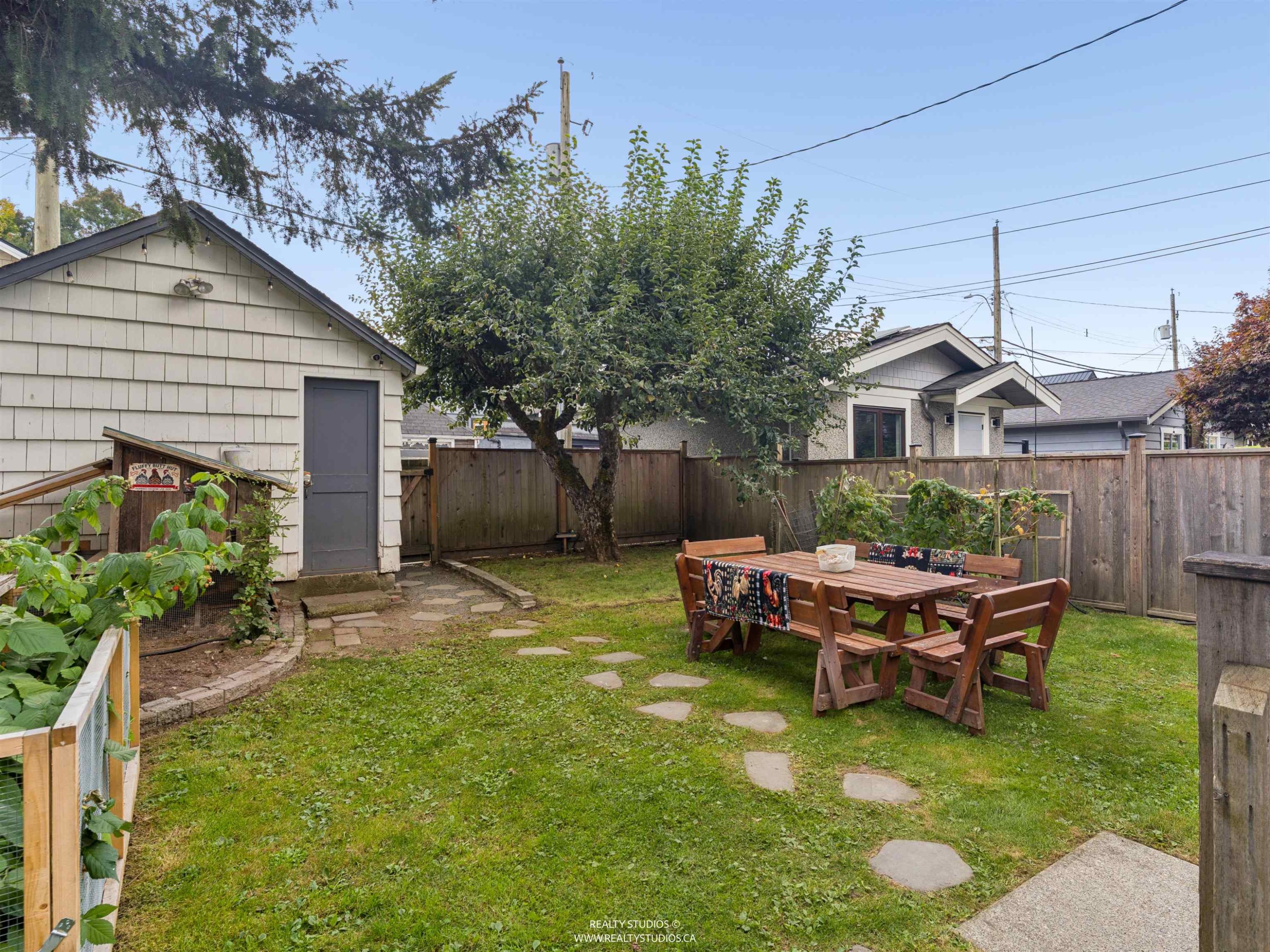 558 19Th Avenue W, Vancouver, BC