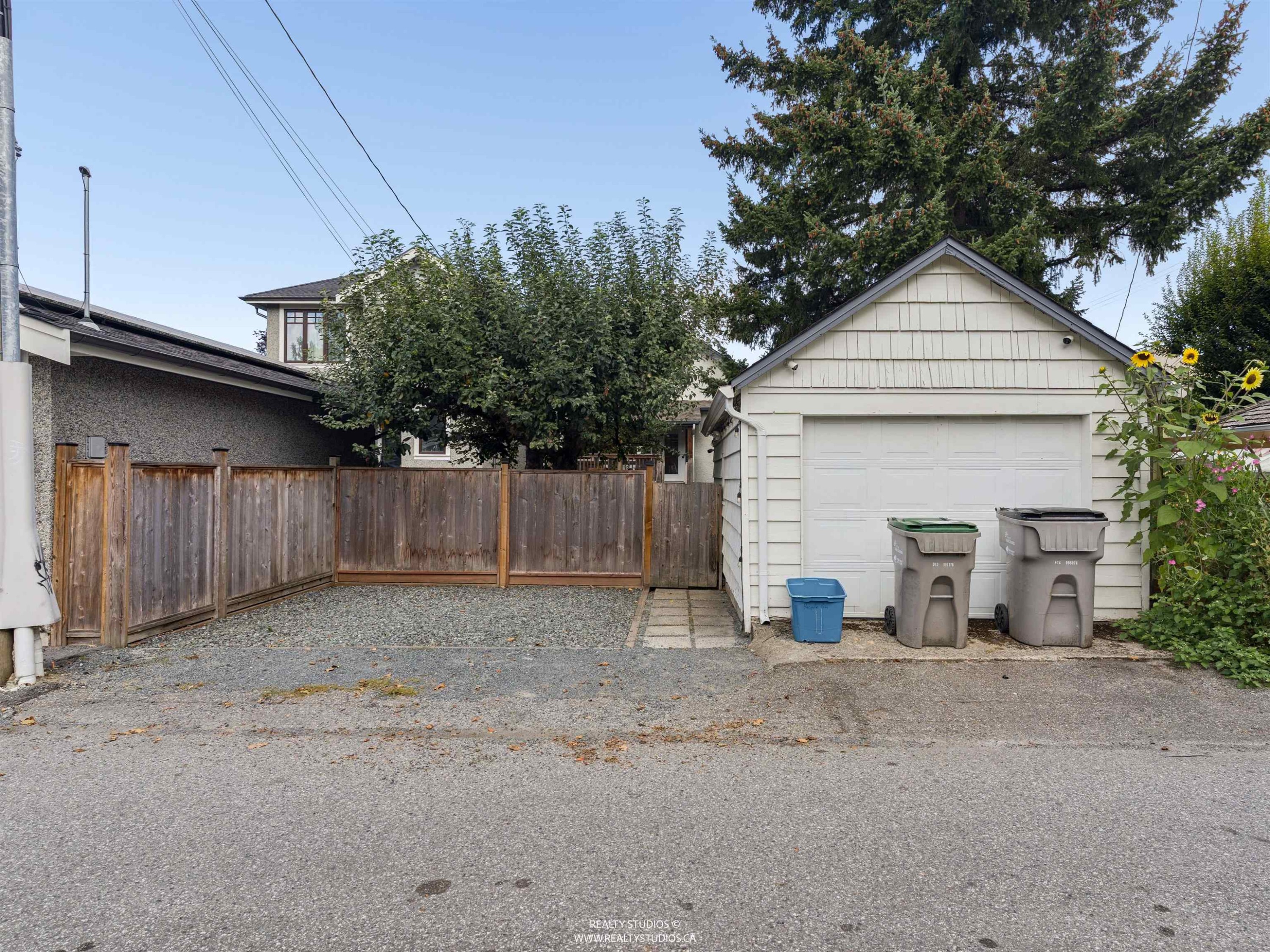 558 19Th Avenue W, Vancouver, BC
