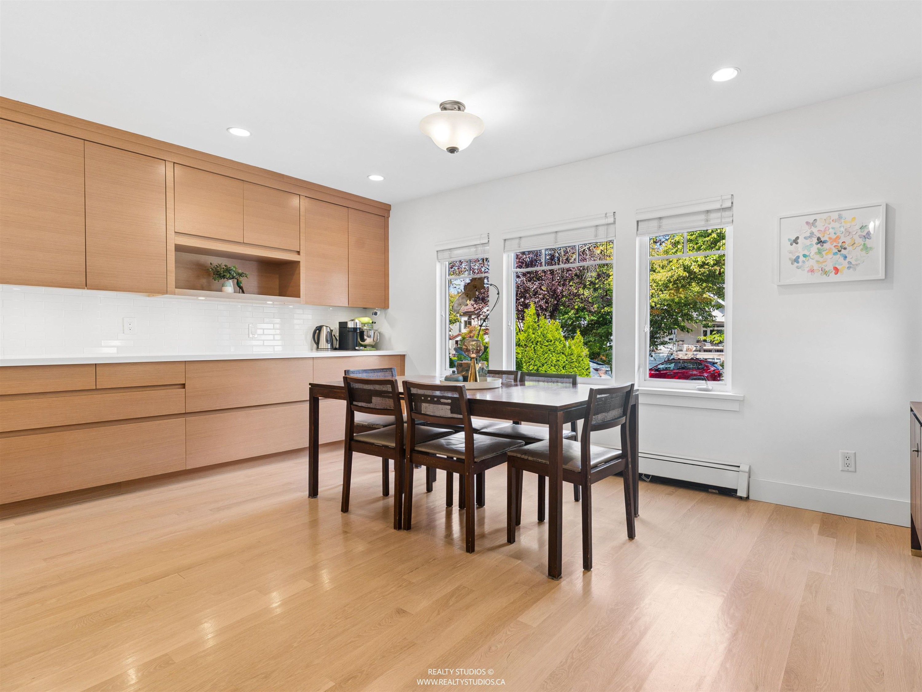 558 19Th Avenue W, Vancouver, BC