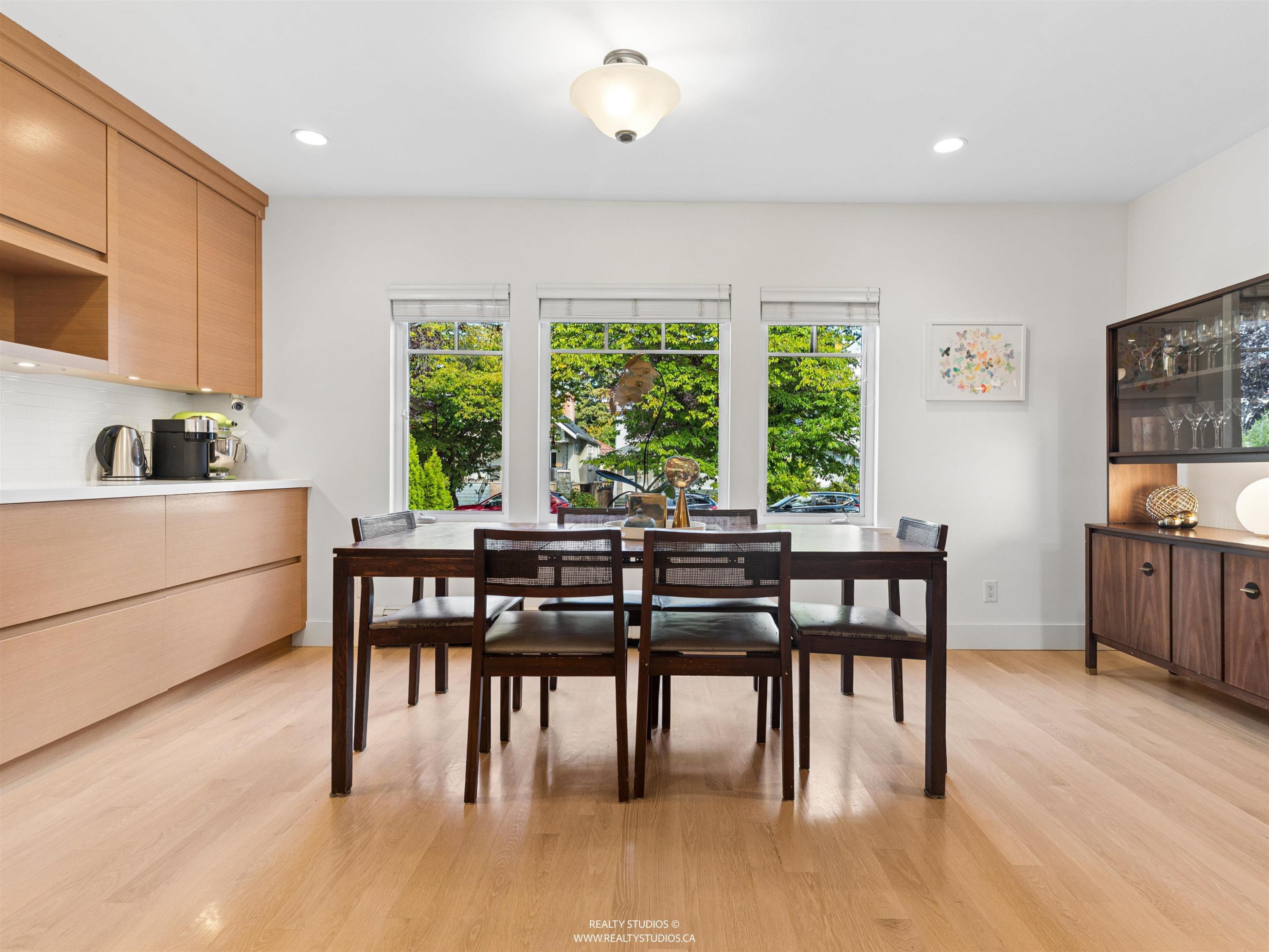 558 19Th Avenue W, Vancouver, BC