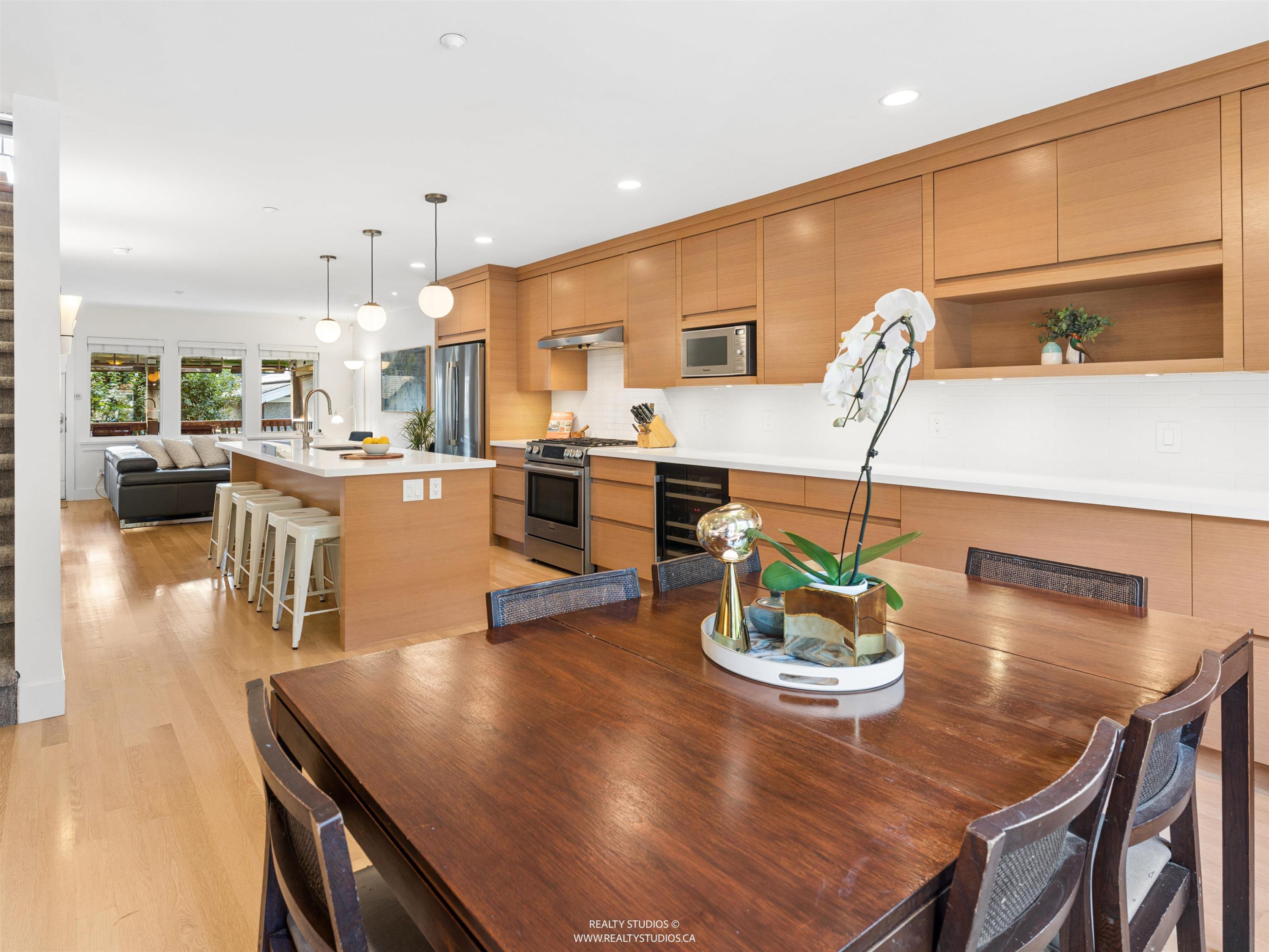 558 19Th Avenue W, Vancouver, BC