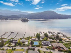 668 Beachview Drive  North Vancouver, BC V7G 1R1