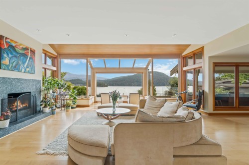 668 Beachview Drive, North Vancouver, BC 