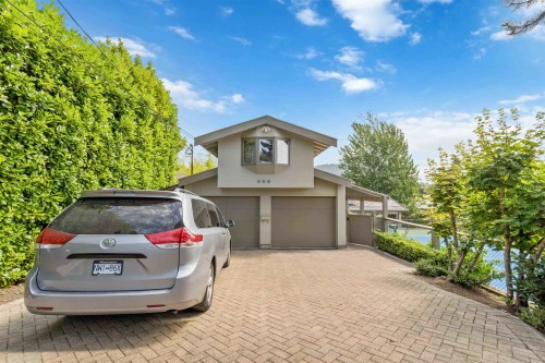 668 Beachview Drive, North Vancouver, BC 