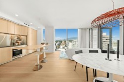 1902-1568 Alberni Street  Vancouver, BC V6G 0E3