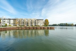 302-2020 Kent Avenue E Vancouver, BC V5P 4X5