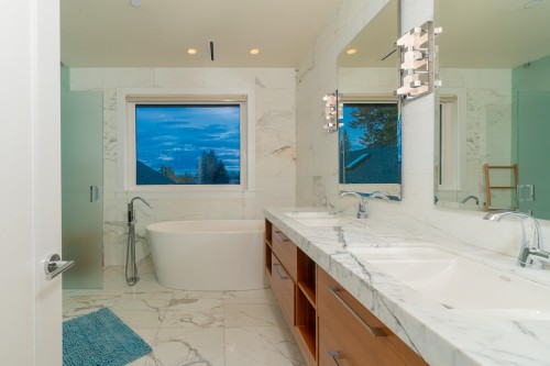 2408 Mathers Avenue, West Vancouver, BC 