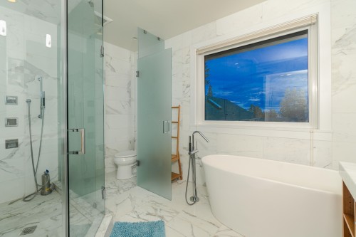 2408 Mathers Avenue, West Vancouver, BC 