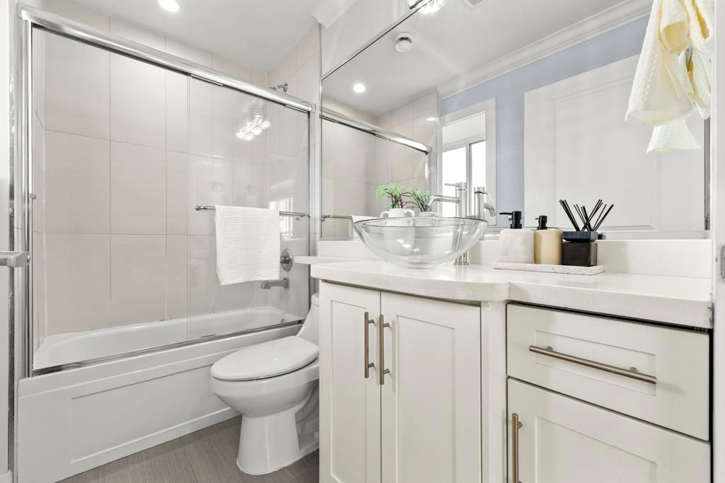2216 Mannering Avenue, Vancouver, BC