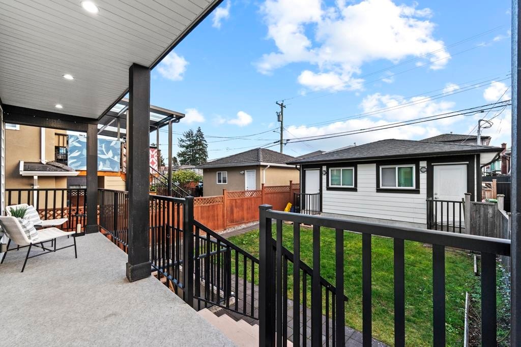 2216 Mannering Avenue, Vancouver, BC