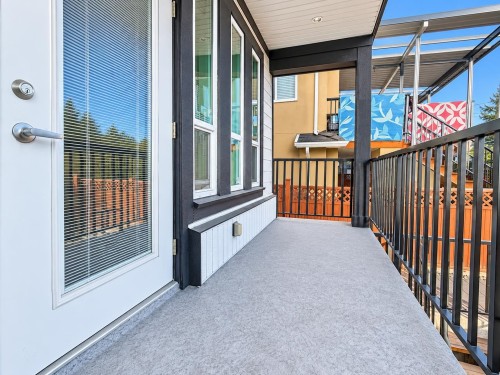 2216 Mannering Avenue, Vancouver, BC 