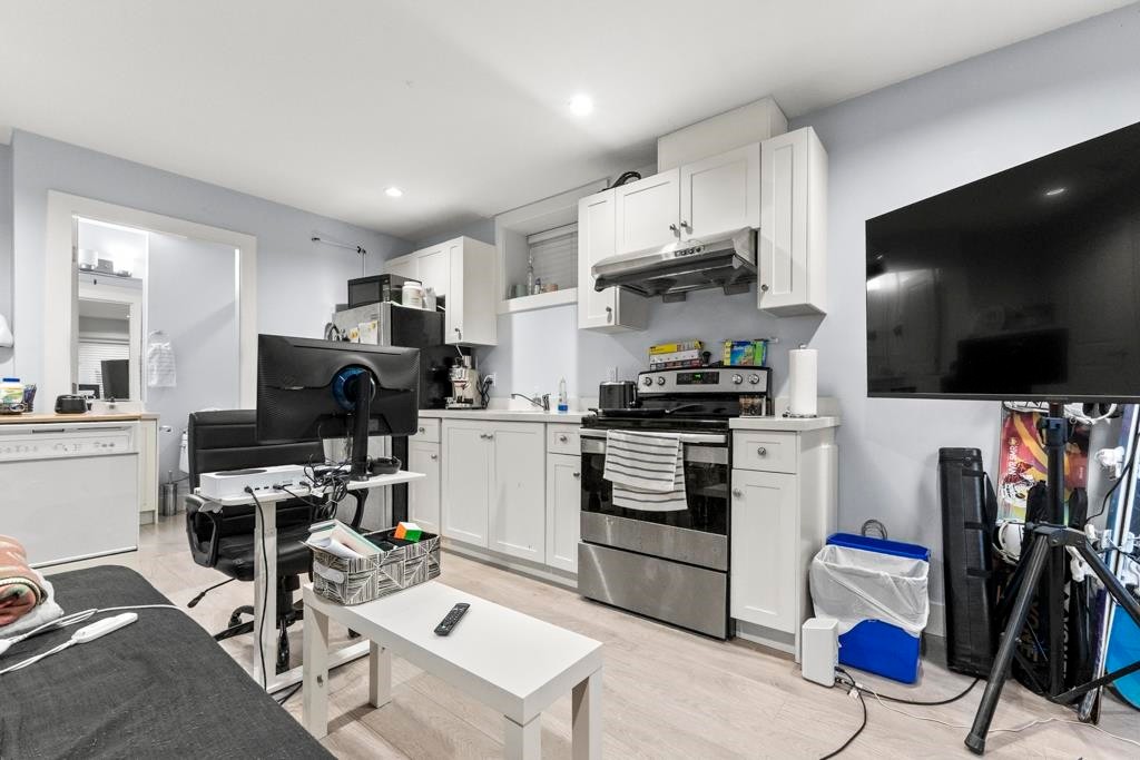2216 Mannering Avenue, Vancouver, BC