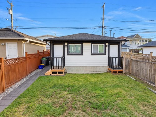 2216 Mannering Avenue, Vancouver, BC 