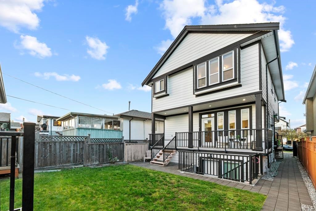 2216 Mannering Avenue, Vancouver, BC