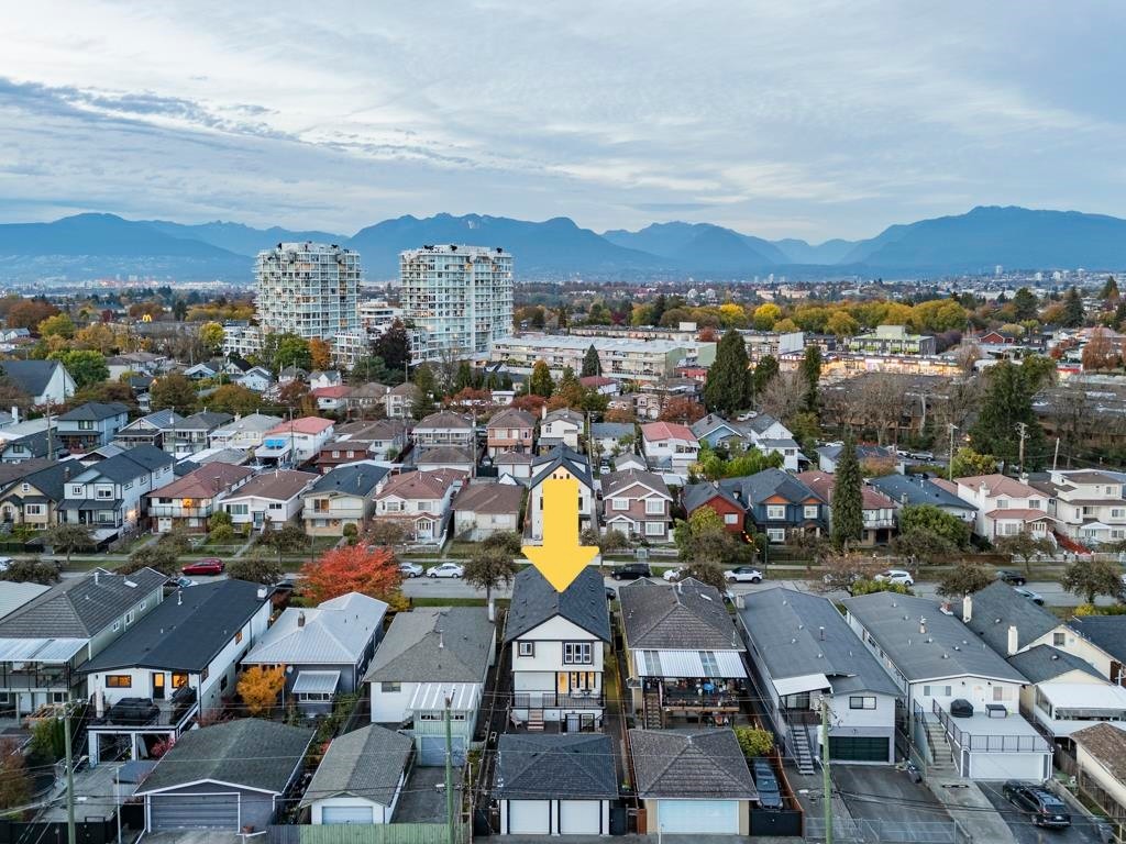 2216 Mannering Avenue, Vancouver, BC
