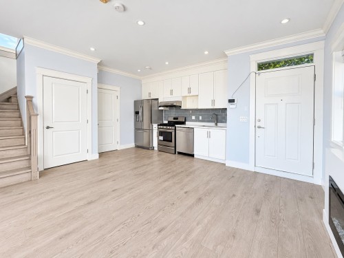 2216 Mannering Avenue, Vancouver, BC 