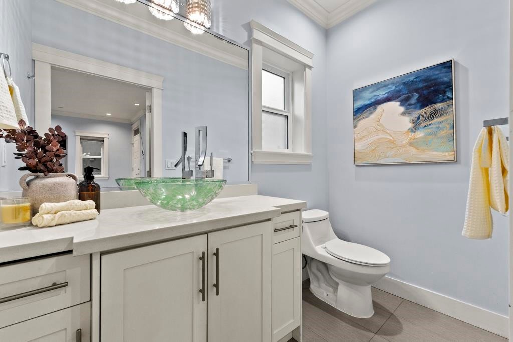 2216 Mannering Avenue, Vancouver, BC