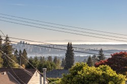 674 Blueridge Avenue  North Vancouver, BC V7R 2J3