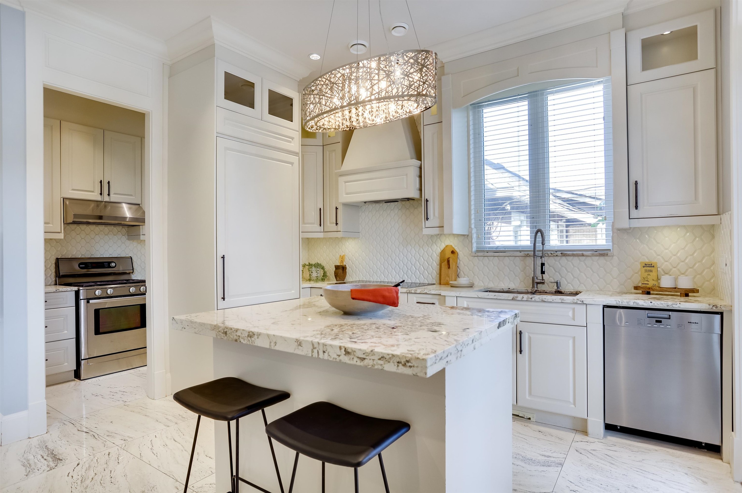 3760 17Th Avenue W, Vancouver, BC