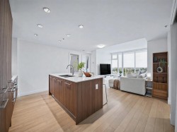 1005-4638 Gladstone Street  Vancouver, BC V5N 0G5