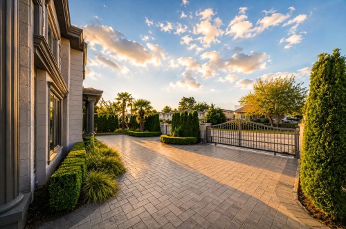5720 Woodwards Road, Richmond, BC 