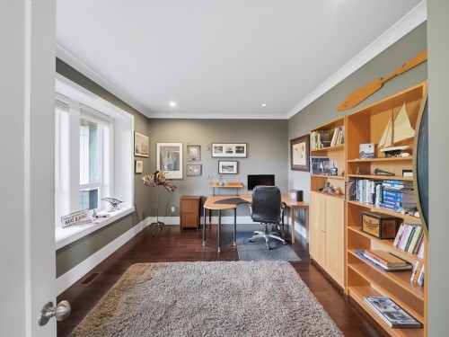 355 15Th Street E, North Vancouver, BC 