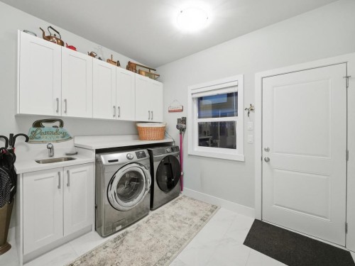 355 15Th Street E, North Vancouver, BC 