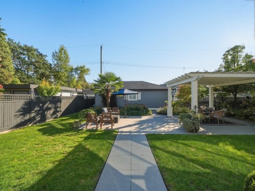 355 15Th Street E, North Vancouver, BC 