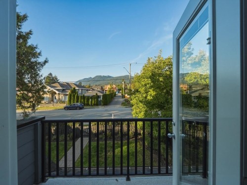355 15Th Street E, North Vancouver, BC 