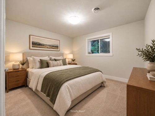 355 15Th Street E, North Vancouver, BC 