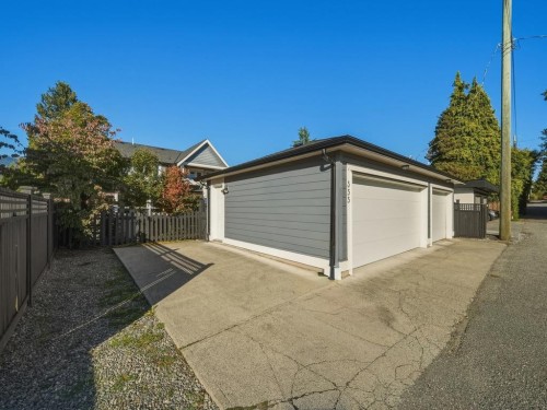355 15Th Street E, North Vancouver, BC 