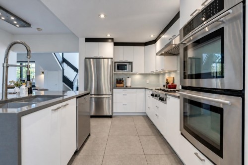 2835 13Th Avenue W, Vancouver, BC 