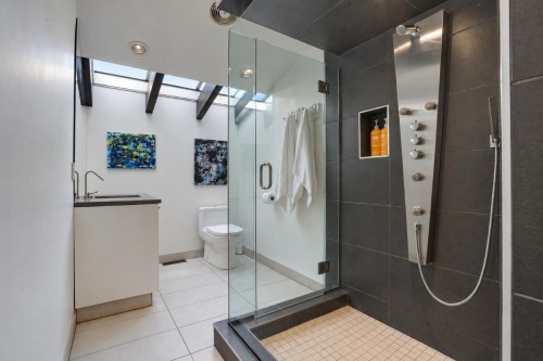 2835 13Th Avenue W, Vancouver, BC 