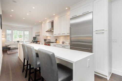 920 15Th Avenue W, Vancouver, BC 