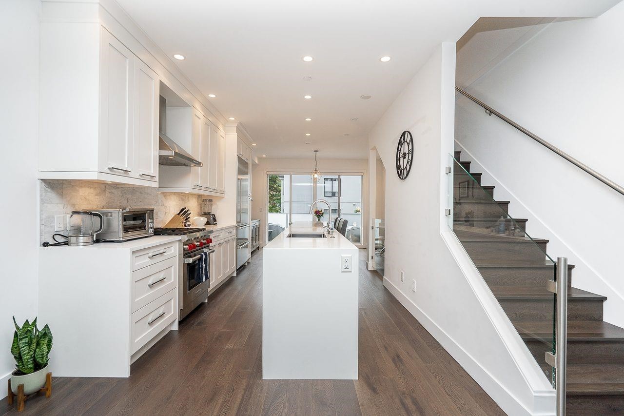 920 15Th Avenue W, Vancouver, BC
