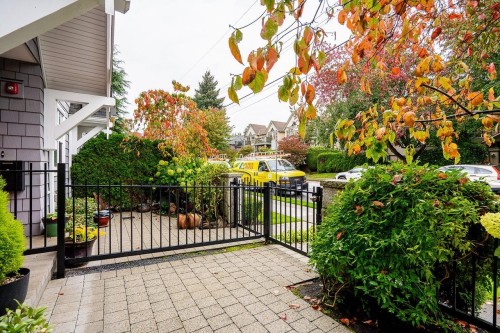 920 15Th Avenue W, Vancouver, BC 