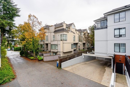 920 15Th Avenue W, Vancouver, BC 