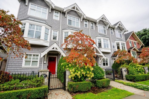 920 15Th Avenue W, Vancouver, BC 