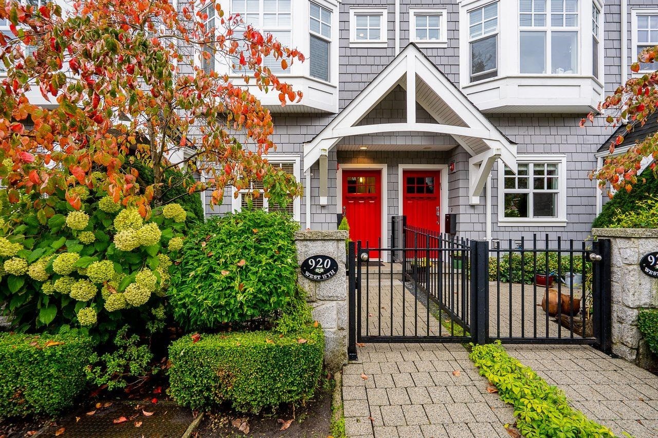 920 15Th Avenue W, Vancouver, BC